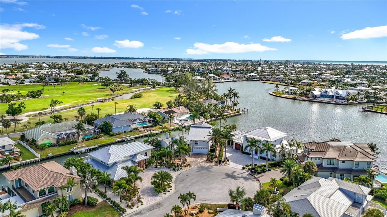 620 North Point Drive, Holmes Beach, FL 34217 Photo