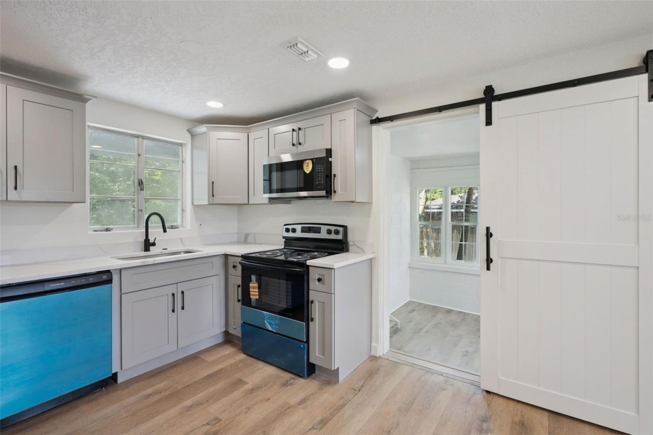137 Lucerne Drive, Debary, FL 32713 Photo