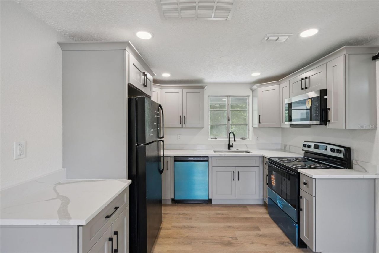 137 Lucerne Drive, Debary, FL 32713 Photo