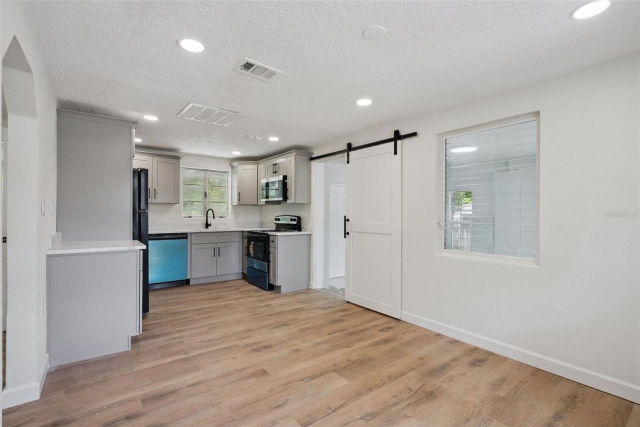 137 Lucerne Drive, Debary, FL 32713 Photo