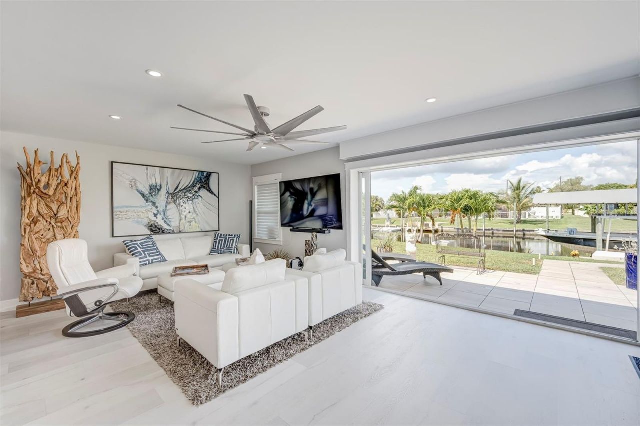 5204 Tower Drive , Cape Coral, FL 33904 Photo