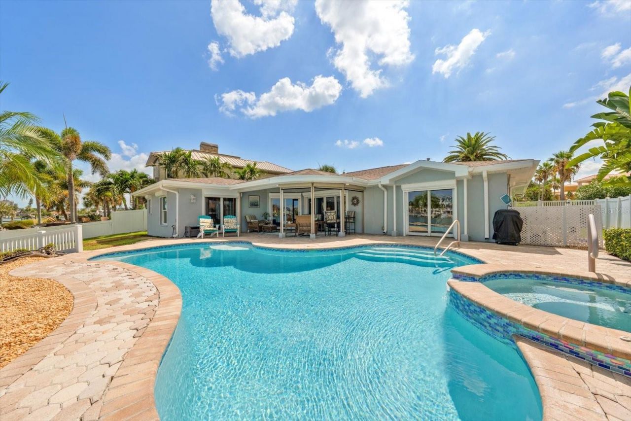 2218 Donato Drive, Belleair Beach, FL 33786 Photo