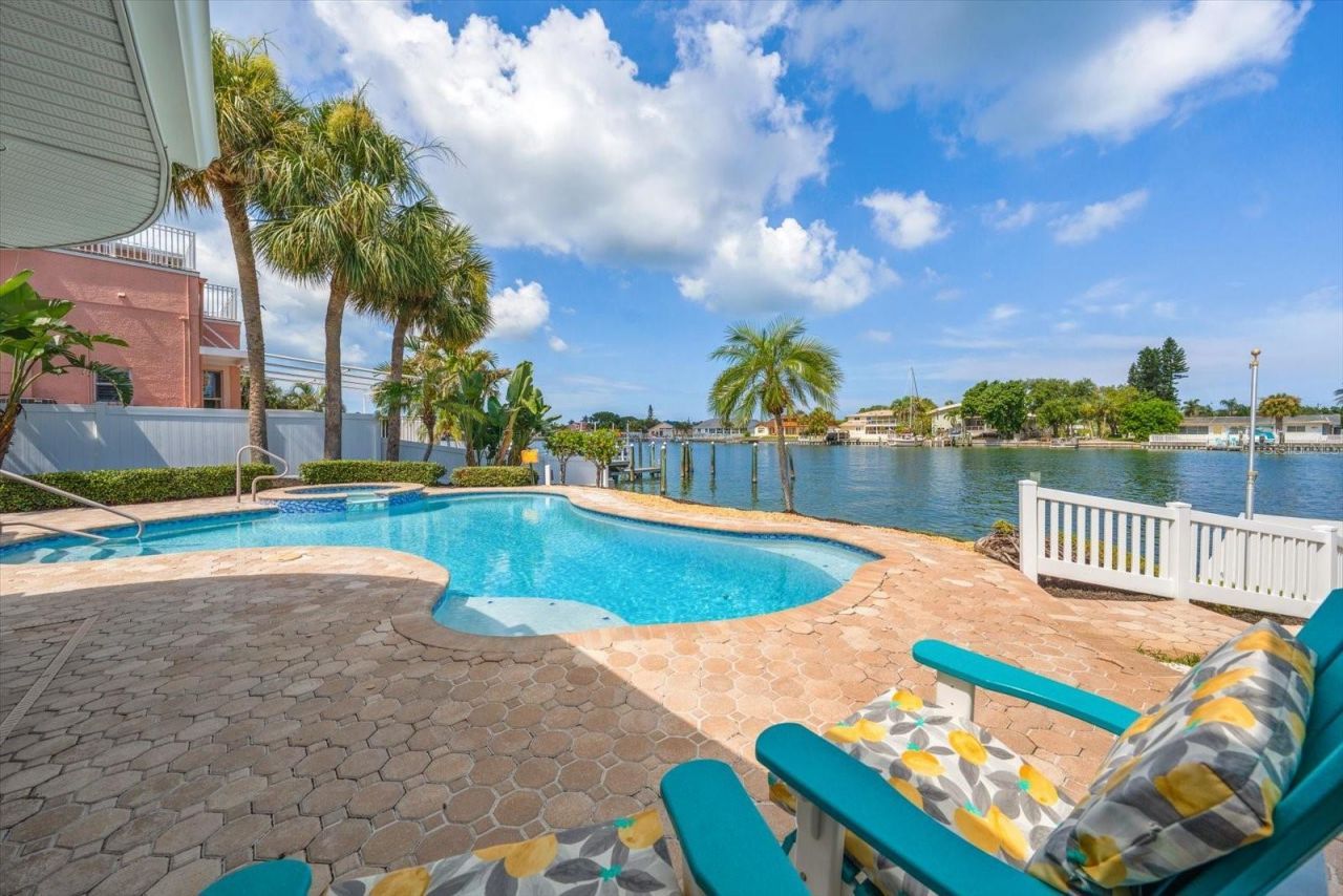 2218 Donato Drive, Belleair Beach, FL 33786 Photo