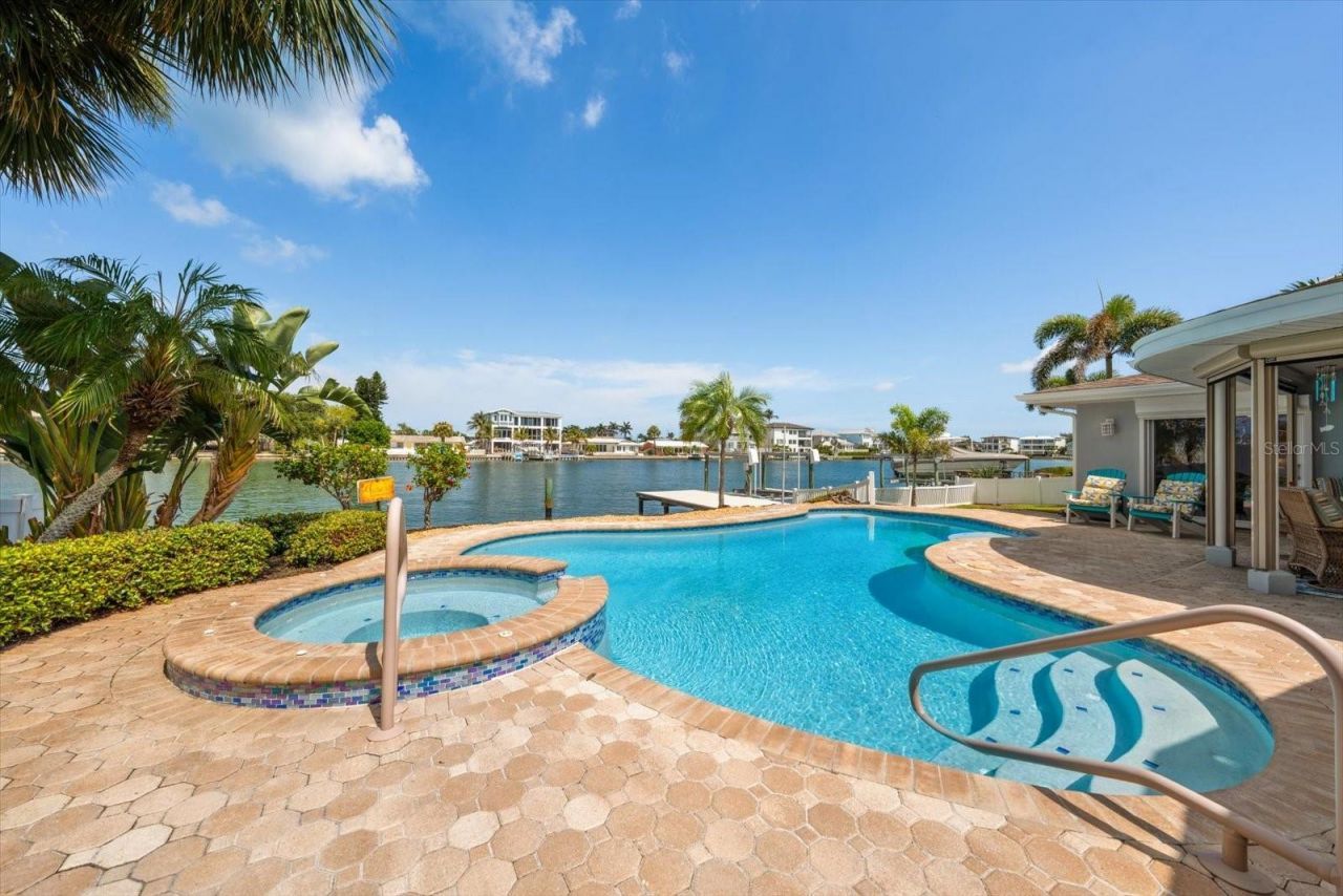 2218 Donato Drive, Belleair Beach, FL 33786 Photo