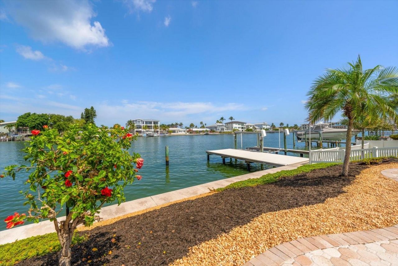 2218 Donato Drive, Belleair Beach, FL 33786 Photo