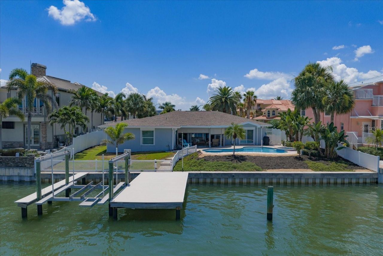 2218 Donato Drive, Belleair Beach, FL 33786 Photo