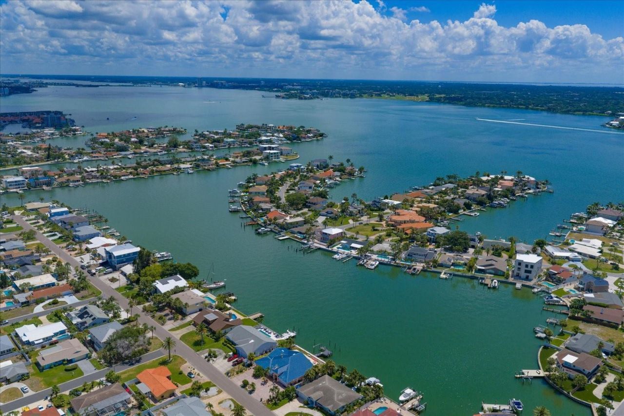 2218 Donato Drive, Belleair Beach, FL 33786 Photo