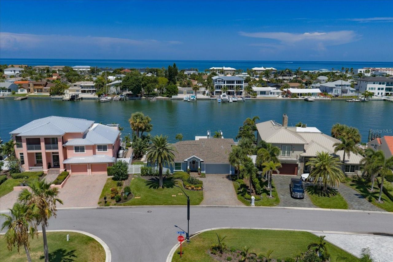 2218 Donato Drive, Belleair Beach, FL 33786 Photo