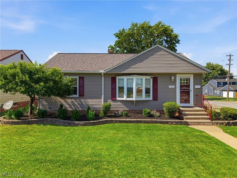 10860 Aaron Drive, Parma, OH 44130 Photo 4