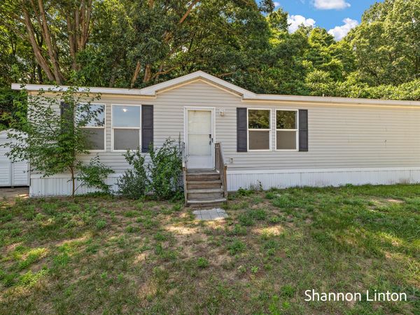 8783 Muirfield Drive, West Olive, MI 49460