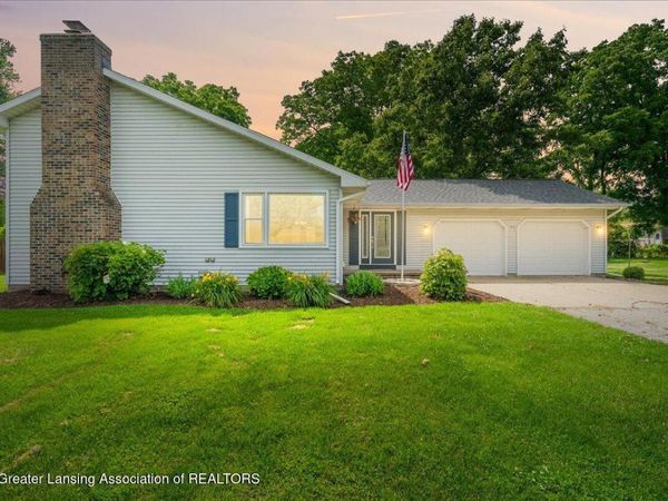 102 Wicklow Road, Eaton Rapids, MI 48827