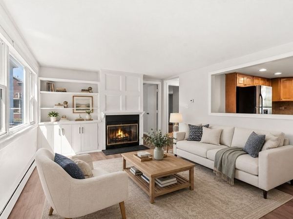 121-R Elm, Unit 2, Marblehead, MA 01945