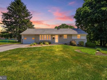 525 HENGST COURT, YORK, PA 17406