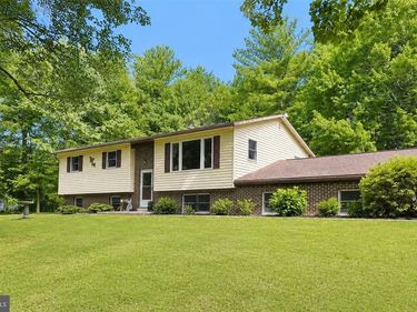 525 PINEWOOD ROAD, LEHIGHTON, PA 18235
