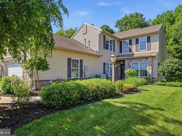 1823 STONE HILL DRIVE , YORK, PA 17402