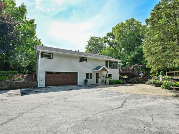 795 W Monrovia Ave, Glendale, WI 53217