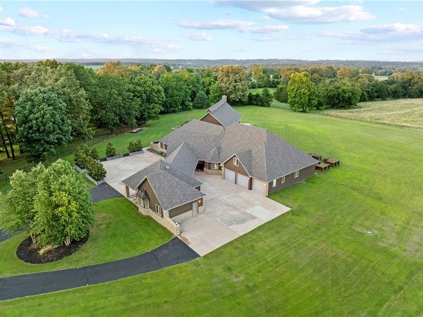 8847 Bubbling Springs Road , Harrison, AR 72601