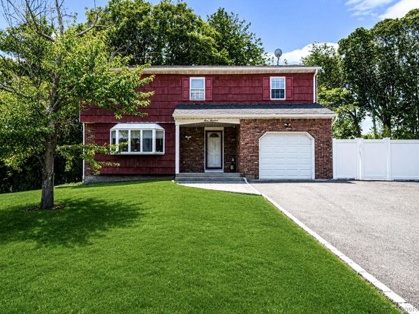 300 Browns Road , Nesconset, NY 11767