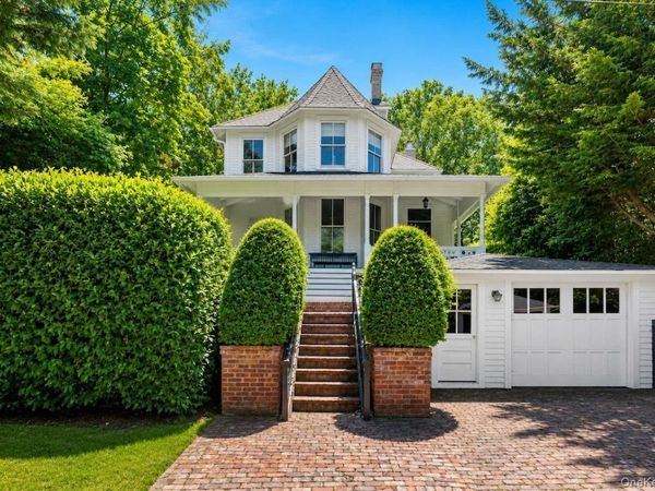 11 Prospect Avenue , Shelter Island Heights, NY 11965
