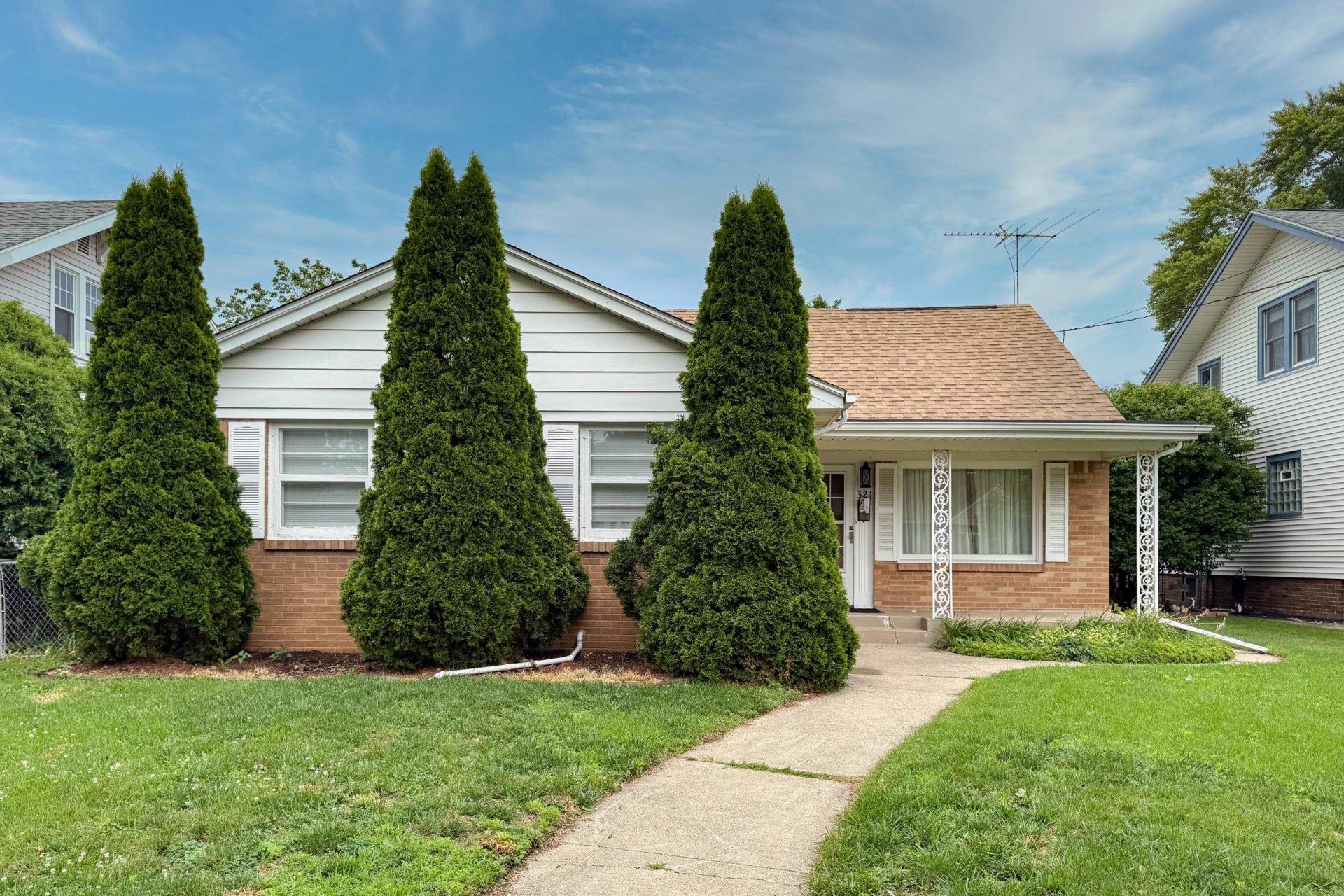321 N London Avenue, Rockford, IL 61107 Main Photo