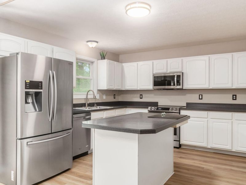 247 Kastlekove Drive, Lewis Center, OH 43035 Photo 13