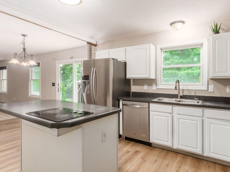 247 Kastlekove Drive, Lewis Center, OH 43035 Photo 14