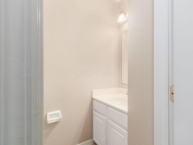 247 Kastlekove Drive, Lewis Center, OH 43035 Photo 18