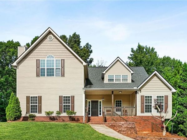 176 Oak Leaf Drive , Carrollton, GA 30116