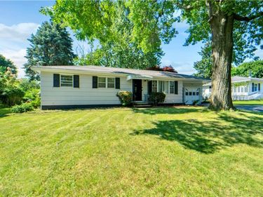 163 Fleetwood Drive , Rochester, NY 14609