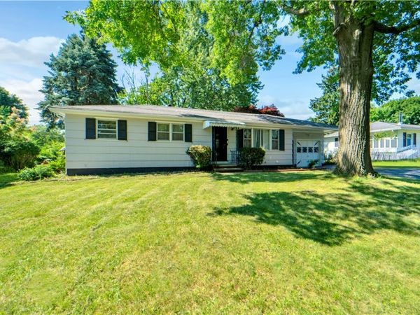 163 Fleetwood Drive , Rochester, NY 14609