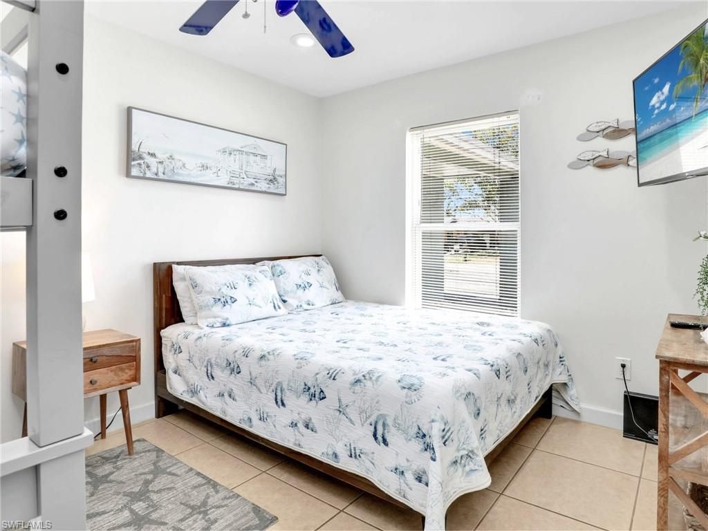 1268 Lake Shore Dr, Naples, FL 34103 Photo