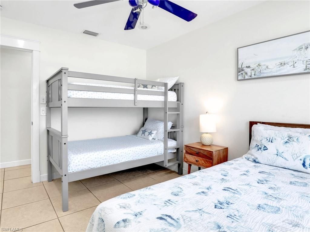 1268 Lake Shore Dr, Naples, FL 34103 Photo