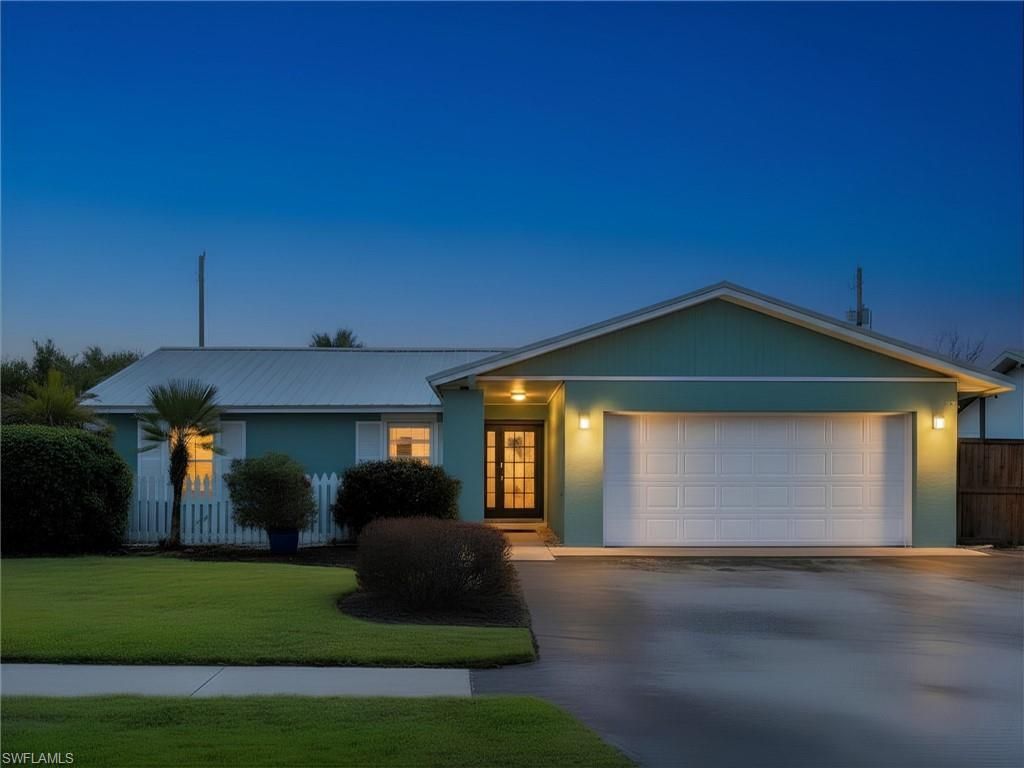 1268 Lake Shore Dr, Naples, FL 34103 Photo