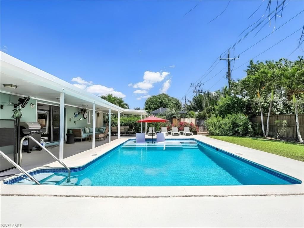 1268 Lake Shore Dr, Naples, FL 34103 Photo