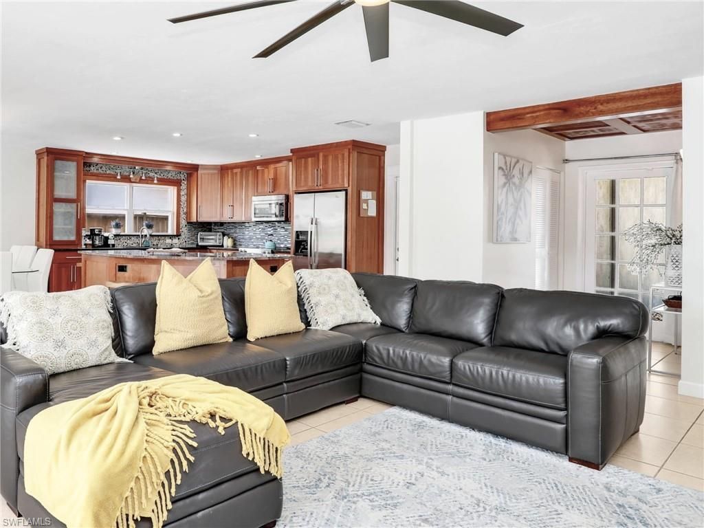1268 Lake Shore Dr, Naples, FL 34103 Photo