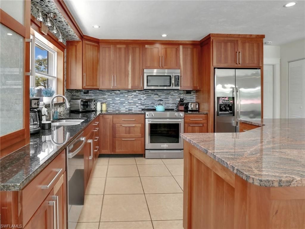 1268 Lake Shore Dr, Naples, FL 34103 Photo