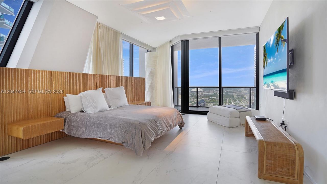 1000 Biscayne Blvd , Unit 4401, Miami, FL 33132 Photo