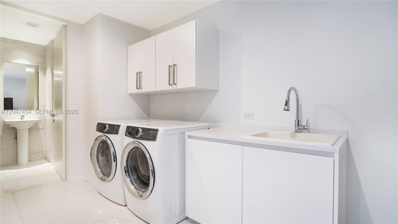 1000 Biscayne Blvd , Unit 4401, Miami, FL 33132 Photo