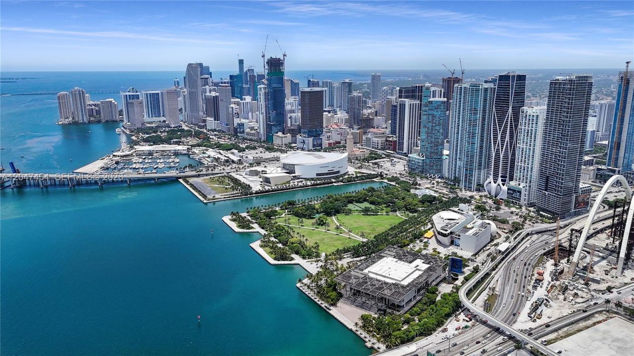 1000 Biscayne Blvd , Unit 4401, Miami, FL 33132 Photo