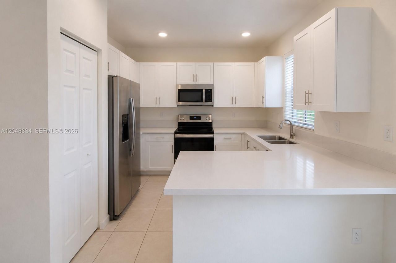 10934 W 33rd Way , Hialeah, FL 33018 Photo
