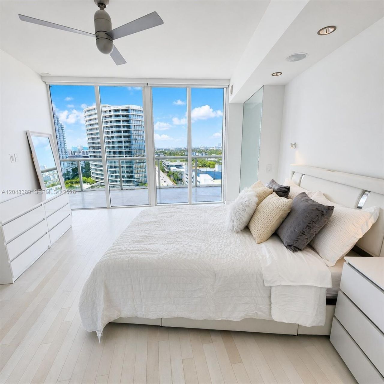 450 Alton Rd, Unit 1606, Miami Beach, FL 33139 Photo
