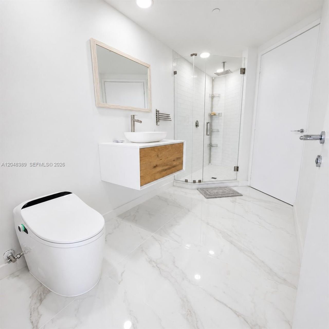450 Alton Rd, Unit 1606, Miami Beach, FL 33139 Photo