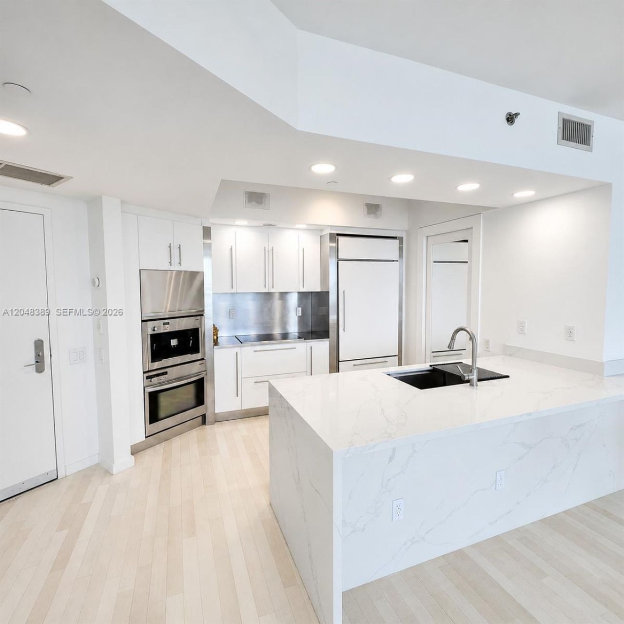 450 Alton Rd, Unit 1606, Miami Beach, FL 33139 Photo