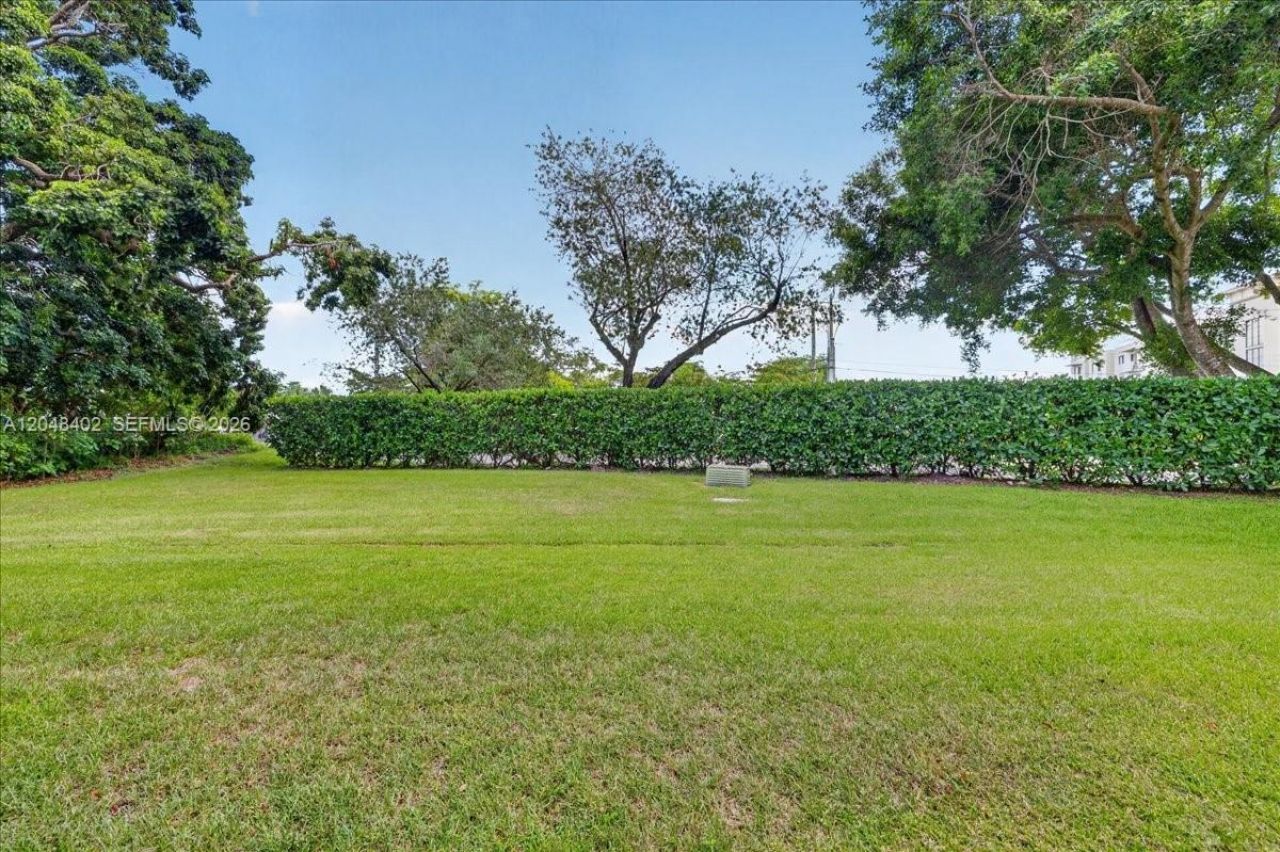 7102 Woodmont Way , Tamarac, FL 33321 Photo