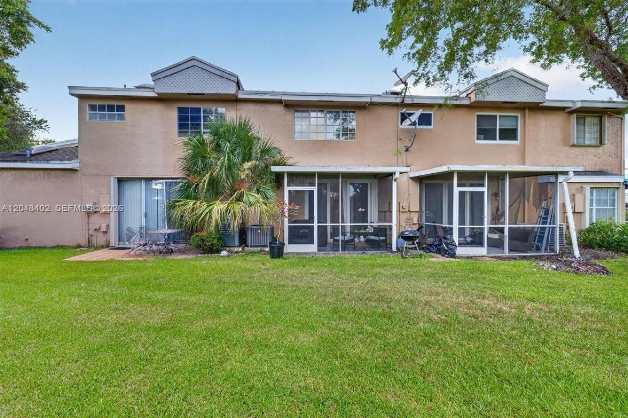 7102 Woodmont Way , Tamarac, FL 33321 Photo