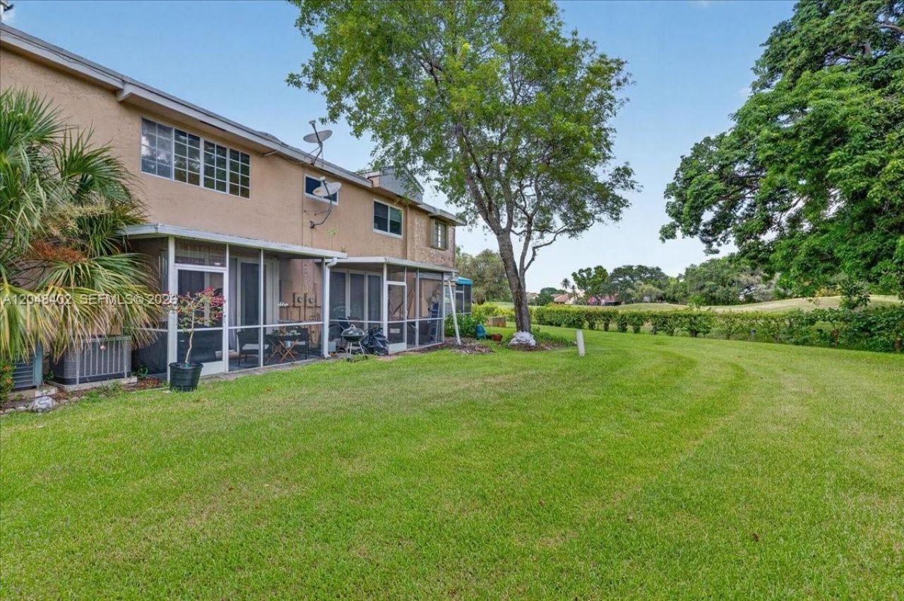 7102 Woodmont Way , Tamarac, FL 33321 Photo
