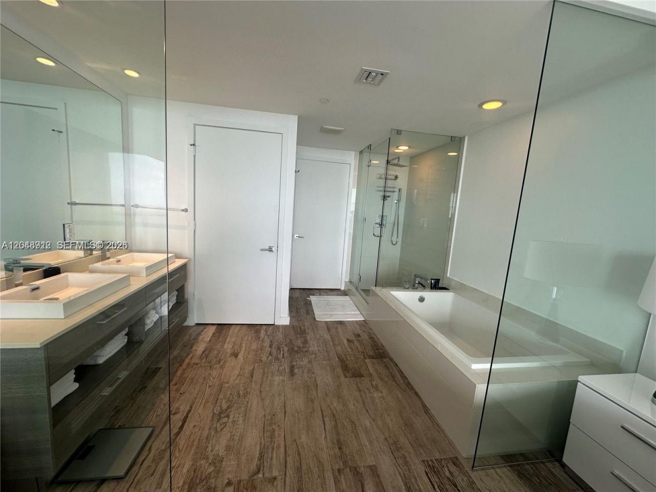 650 NE 32nd St , Unit 4205, Miami, FL 33137 Photo