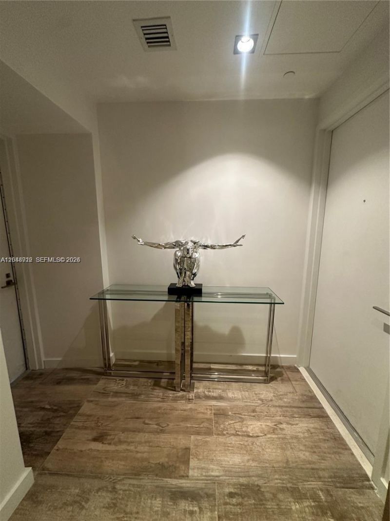 650 NE 32nd St , Unit 4205, Miami, FL 33137 Photo