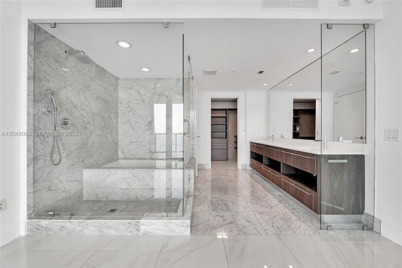 3131 NE 7th Ave , Unit 1806, Miami, FL 33137 Photo