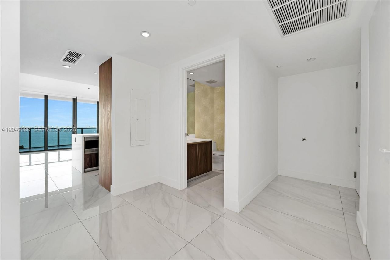 3131 NE 7th Ave , Unit 1806, Miami, FL 33137 Photo